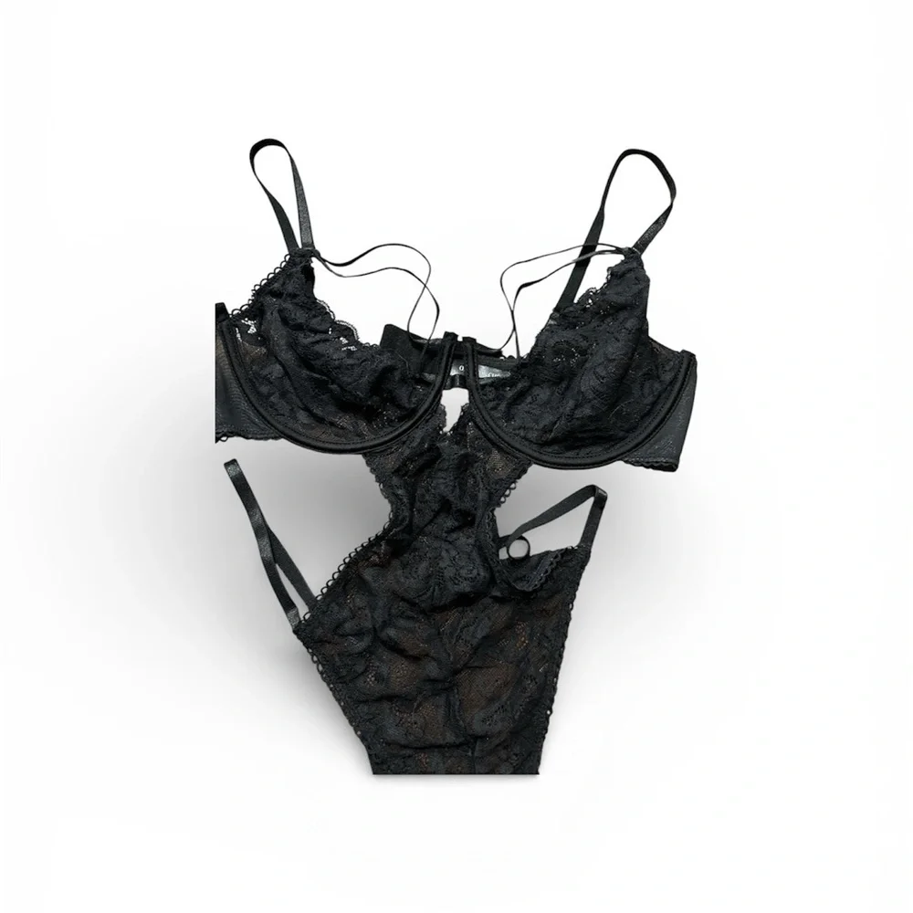 16. Chic Black Lace Lingerie NWOT - Picture 2 of 2